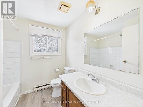 Main bathroom - 755 Walsh Street, Kincardine, ON - Indoor Photo Showing Bathroom