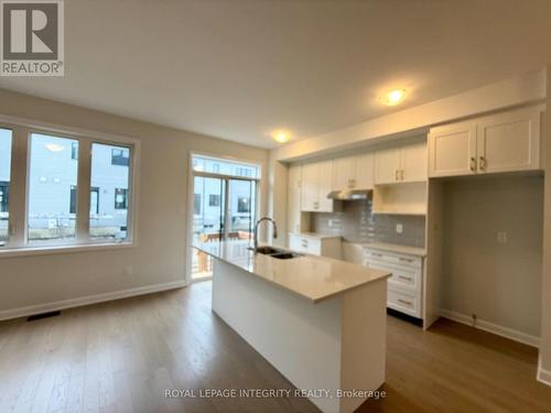 504 Ingenuity Row, Ottawa, ON - Indoor Photo Showing Kitchen With Double Sink