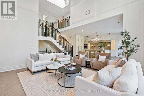 517 Stafford Drive, Oakville, ON - Indoor Photo Showing Living Room