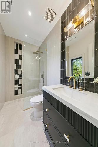 517 Stafford Drive, Oakville, ON - Indoor Photo Showing Bathroom