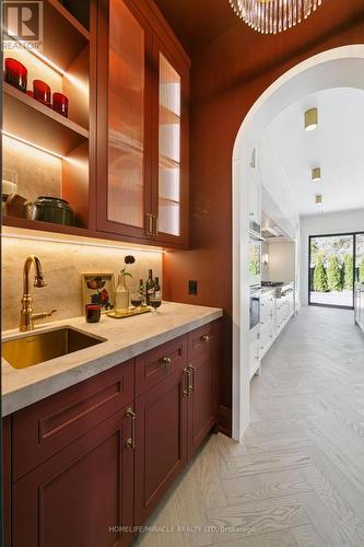 517 Stafford Drive, Oakville, ON - Indoor Photo Showing Kitchen