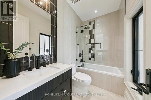 517 Stafford Drive, Oakville, ON - Indoor Photo Showing Bathroom