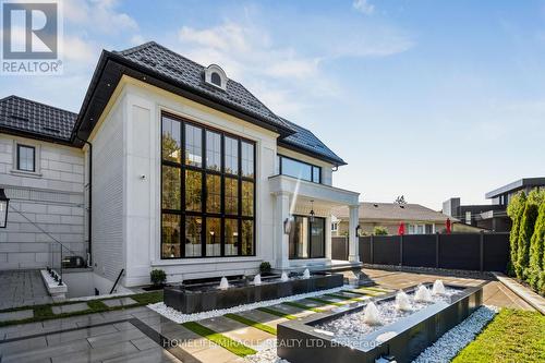 517 Stafford Drive, Oakville, ON - Outdoor