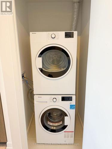 1205 - 15 Holmes Avenue, Toronto, ON - Indoor Photo Showing Laundry Room