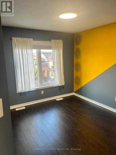 98 Crafter Crescent, Hamilton, ON - Indoor Photo Showing Other Room