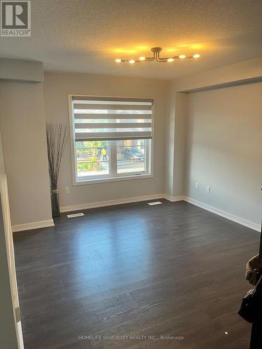 98 Crafter Crescent, Hamilton, ON - Indoor Photo Showing Other Room