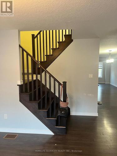 98 Crafter Crescent, Hamilton, ON - Indoor Photo Showing Other Room