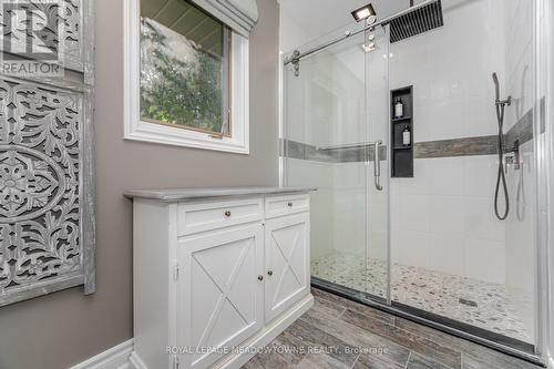 6 Hollis Crescent, East Gwillimbury, ON - Indoor Photo Showing Bathroom