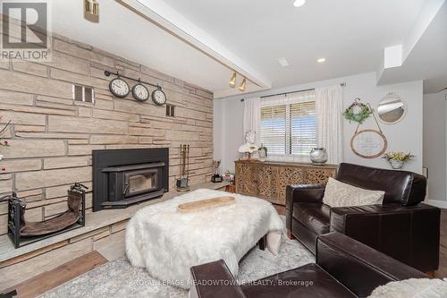 6 Hollis Crescent, East Gwillimbury, ON - Indoor Photo Showing Living Room With Fireplace