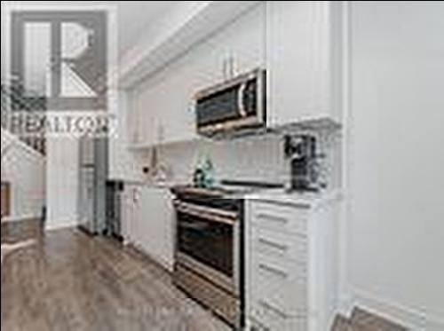 27 - 3476 Widdicombe Way W, Mississauga, ON - Indoor Photo Showing Kitchen