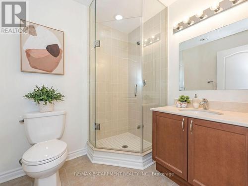 401 - 3865 Lake Shore Boulevard W, Toronto, ON - Indoor Photo Showing Bathroom