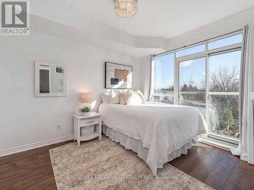 401 - 3865 Lake Shore Boulevard W, Toronto, ON - Indoor Photo Showing Bedroom