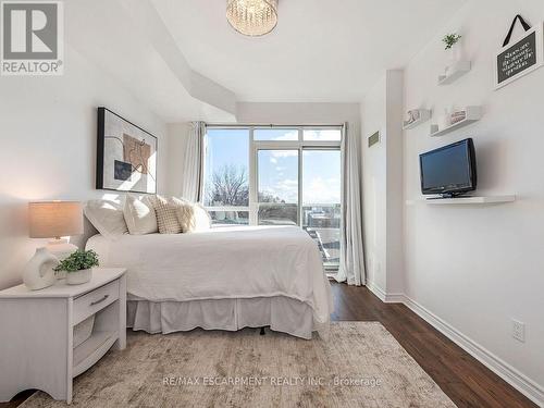 401 - 3865 Lake Shore Boulevard W, Toronto, ON - Indoor Photo Showing Bedroom