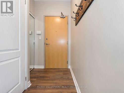 401 - 3865 Lake Shore Boulevard W, Toronto, ON - Indoor Photo Showing Other Room