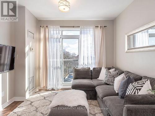 401 - 3865 Lake Shore Boulevard W, Toronto, ON - Indoor Photo Showing Living Room