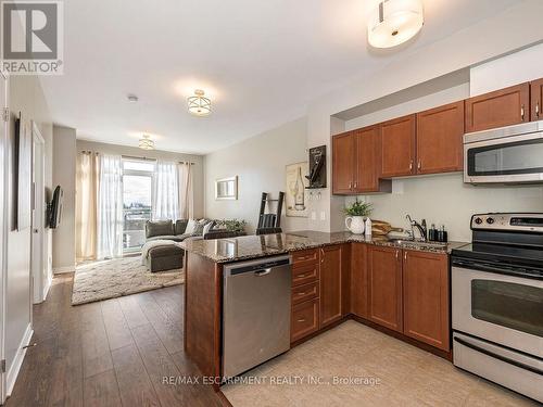 401 - 3865 Lake Shore Boulevard W, Toronto, ON - Indoor Photo Showing Kitchen