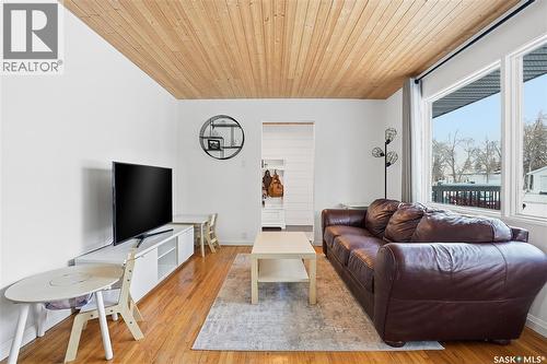 2210 William Avenue, Saskatoon, SK - Indoor Photo Showing Living Room