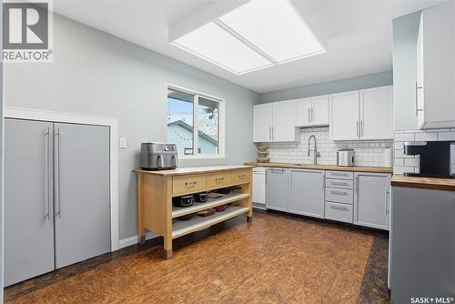 2210 William Avenue, Saskatoon, SK - Indoor Photo Showing Kitchen