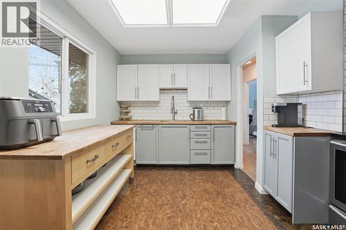 2210 William Avenue, Saskatoon, SK - Indoor Photo Showing Kitchen