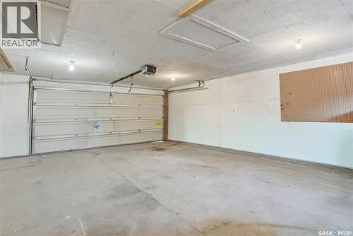 2210 William Avenue, Saskatoon, SK - Indoor Photo Showing Garage