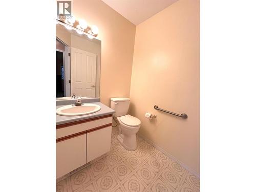 2210 Columbia Avenue Unit# 13, Castlegar, BC - Indoor Photo Showing Bathroom