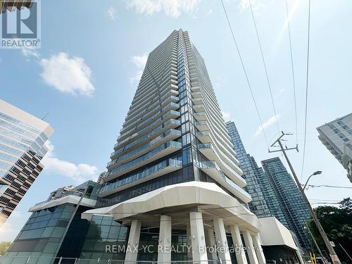 809 - 15 ELLERSLIE AVENUE  Toronto, ON M2N 0L7