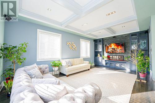 23 Hillcrest Avenue, Brampton, ON - Indoor Photo Showing Living Room