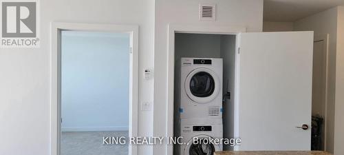 306 - 600 North Service Road, Hamilton, ON - Indoor Photo Showing Laundry Room