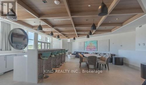 306 - 600 North Service Road, Hamilton, ON - Indoor