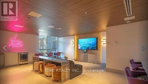 306 - 600 North Service Road, Hamilton, ON - Indoor Photo Showing Other Room