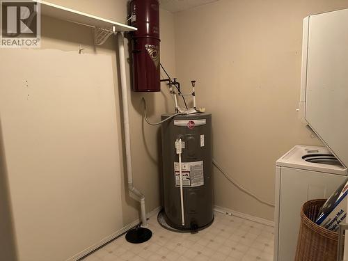 1 1686 Main Street, Smithers, BC - Indoor Photo Showing Laundry Room