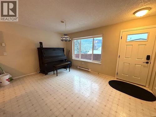 1 1686 Main Street, Smithers, BC - Indoor Photo Showing Other Room