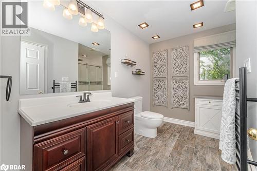 6 Hollis Crescent, York, ON - Indoor Photo Showing Bathroom