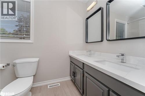 6 Hollis Crescent, York, ON - Indoor Photo Showing Bathroom