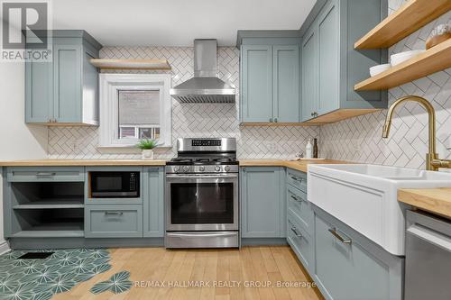 4 Lower Charlotte Street W, Ottawa, ON - Indoor Photo Showing Kitchen