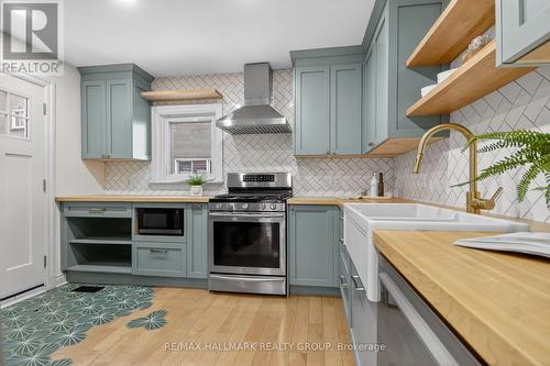 4 Lower Charlotte Street W, Ottawa, ON - Indoor Photo Showing Kitchen With Double Sink