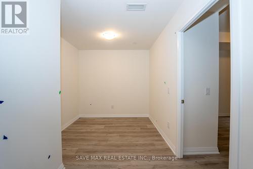 304 - 3260 Sheppard Avenue E, Toronto, ON - Indoor Photo Showing Other Room