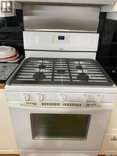 312 Cypress Street, Maple Creek, SK - Indoor