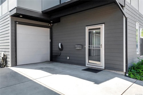 701 Strandlund Ave, Langford, BC 