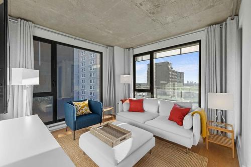 Living room - 1102-1265 Rue Lambert-Closse, Montréal (Ville-Marie), QC - Indoor Photo Showing Living Room