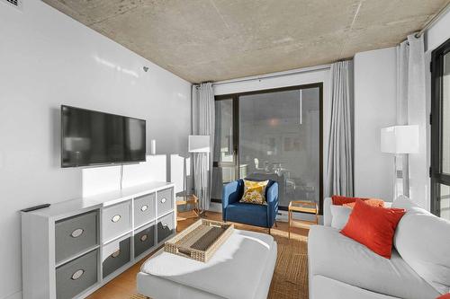 Living room - 1102-1265 Rue Lambert-Closse, Montréal (Ville-Marie), QC - Indoor Photo Showing Living Room