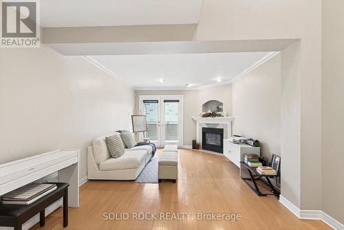 395 Mackay Street, Ottawa, ON - Indoor Photo Showing Living Room With Fireplace
