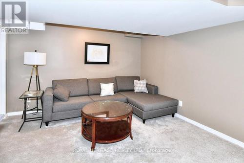 542 Garbutt Terrace, Peterborough (Northcrest Ward 5), ON - Indoor Photo Showing Living Room
