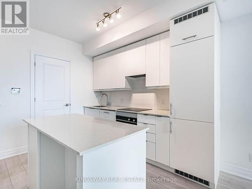 2105 - 30 Elm Drive, Mississauga, ON - Indoor Photo Showing Kitchen