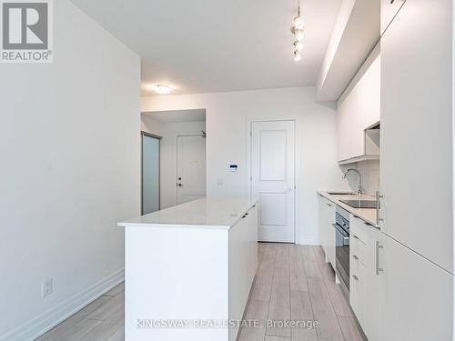 2105 - 30 Elm Drive, Mississauga, ON - Indoor Photo Showing Kitchen