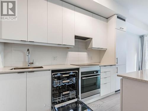 2105 - 30 Elm Drive, Mississauga, ON - Indoor Photo Showing Kitchen