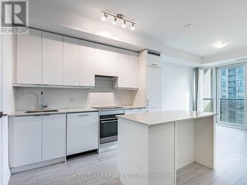 2105 - 30 Elm Drive, Mississauga, ON - Indoor Photo Showing Kitchen
