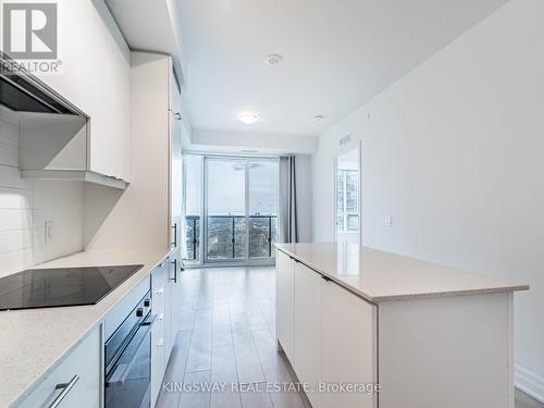 2105 - 30 Elm Drive, Mississauga, ON - Indoor Photo Showing Kitchen