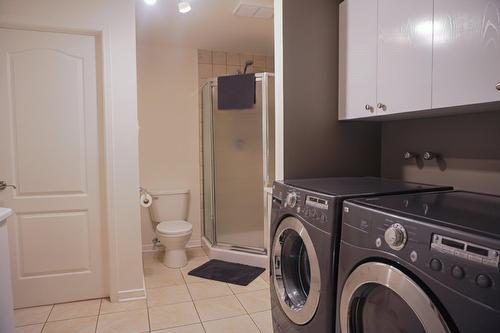 Salle de bains - 71  - 73 Place Bourdages, Terrebonne (Terrebonne), QC - Indoor Photo Showing Laundry Room