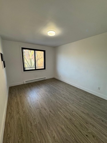 Chambre à coucher - 7-5480 Av. Coronation, Montréal (Côte-Des-Neiges/Notre-Dame-De-Grâce), QC - Indoor Photo Showing Other Room